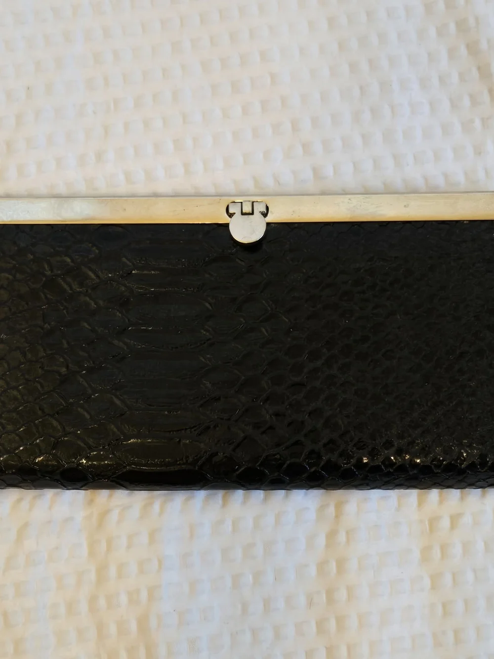 N/A compact wristlet
